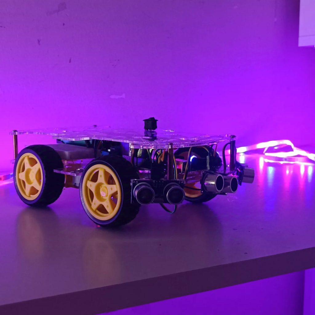 obstacle avoiding car